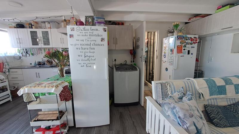 1 Bedroom Property for Sale in Stilbaai East Western Cape